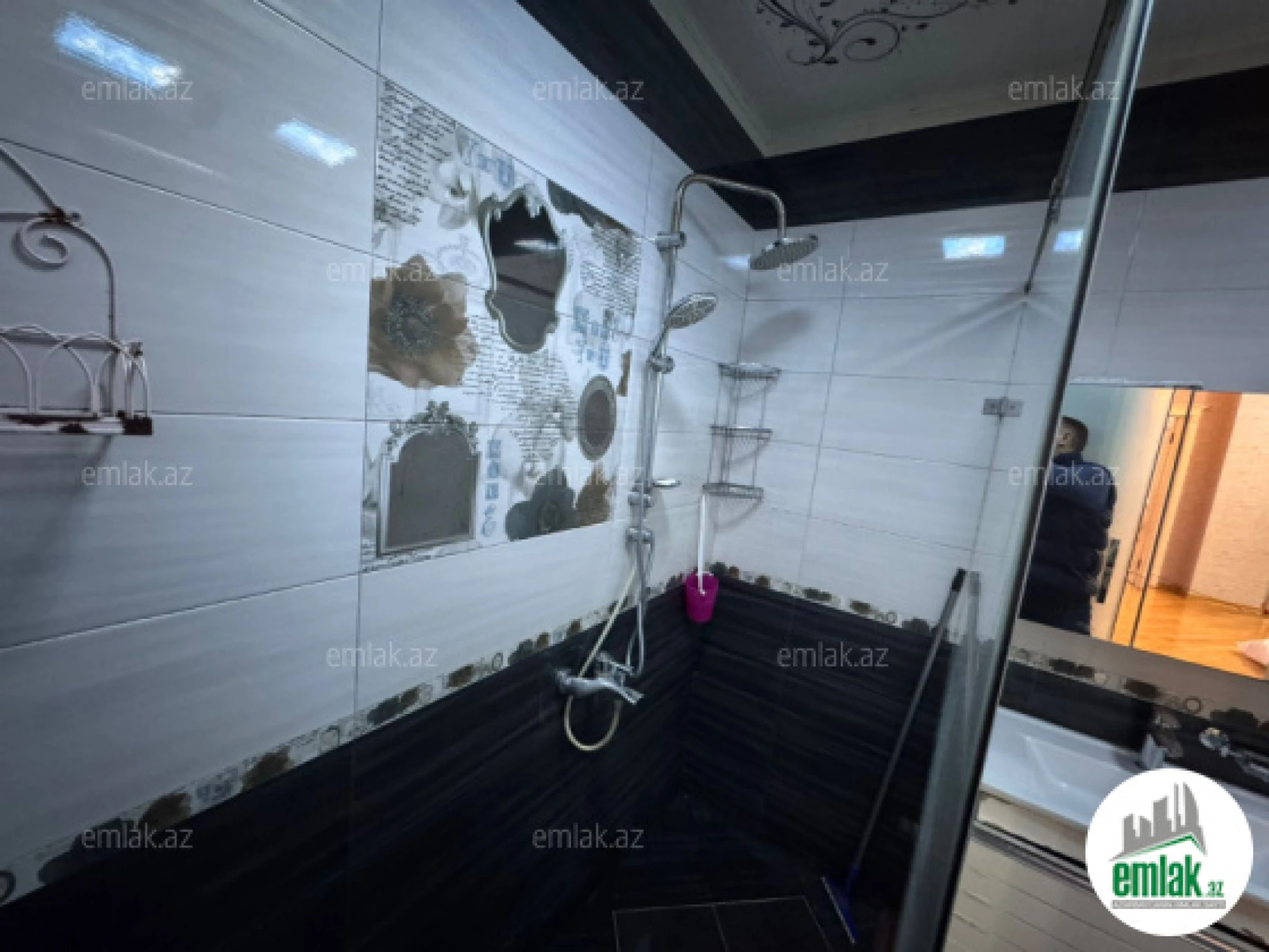 Satılır 3 otaqlı yeni tikili 150 m²