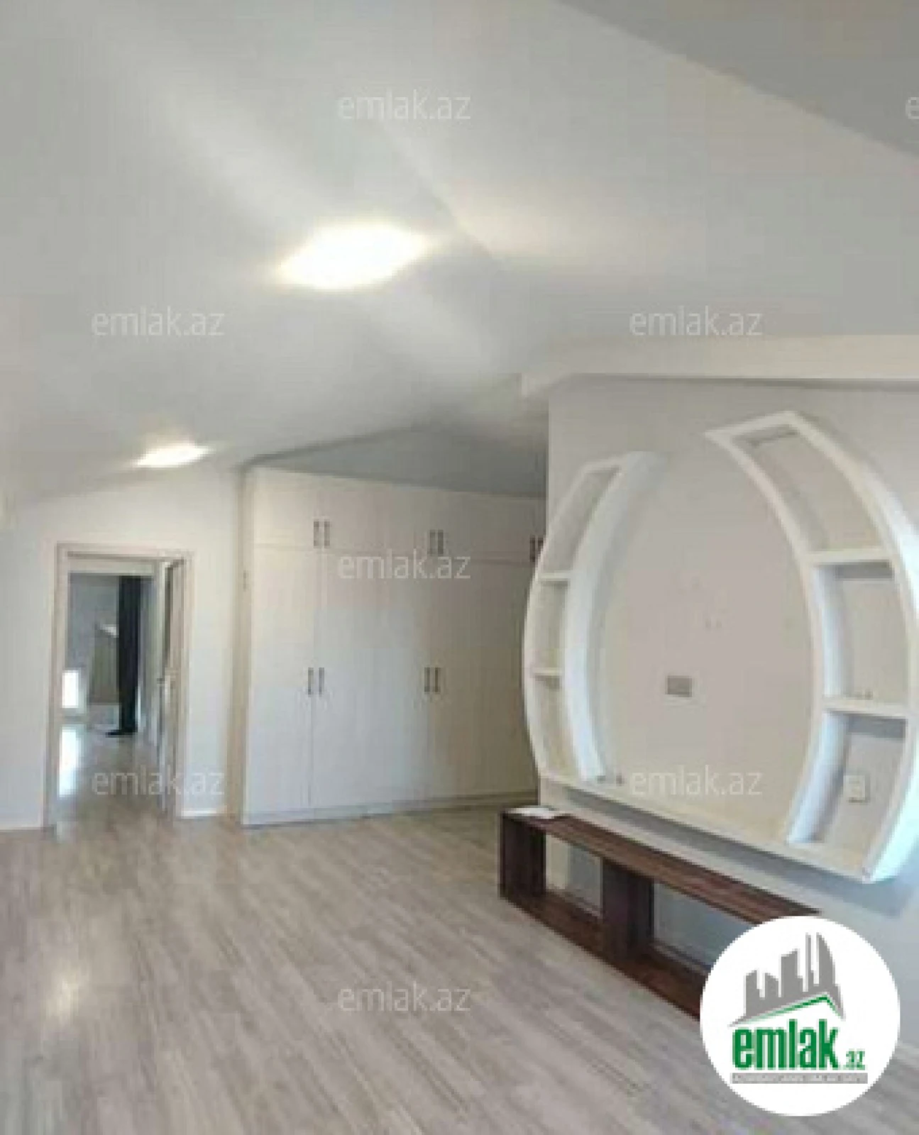 Satılır 2 otaqlı yeni tikili 70 m²