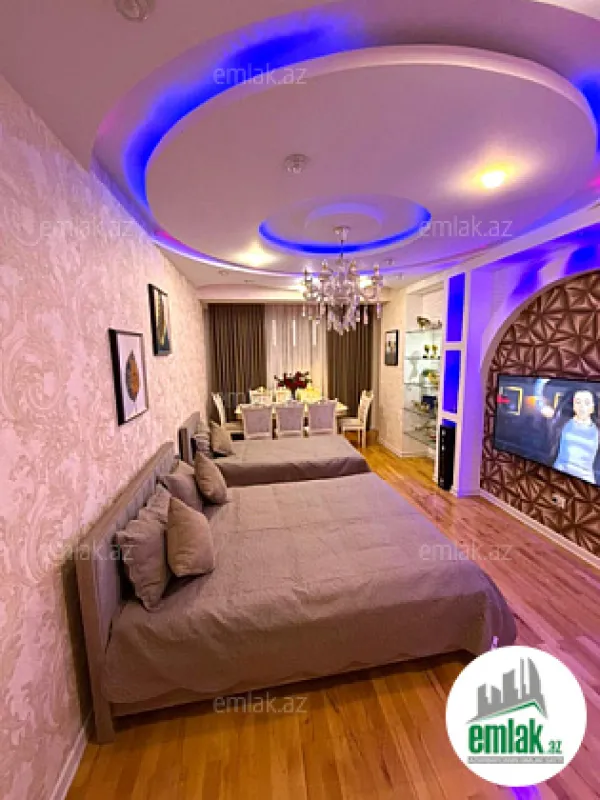 Satılır 2 otaqlı yeni tikili 110 m²