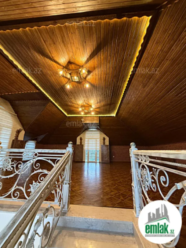 Satılır 7 otaqlı həyət evi 760 m²