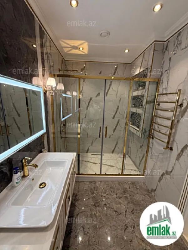 Satılır 7 otaqlı həyət evi 760 m²