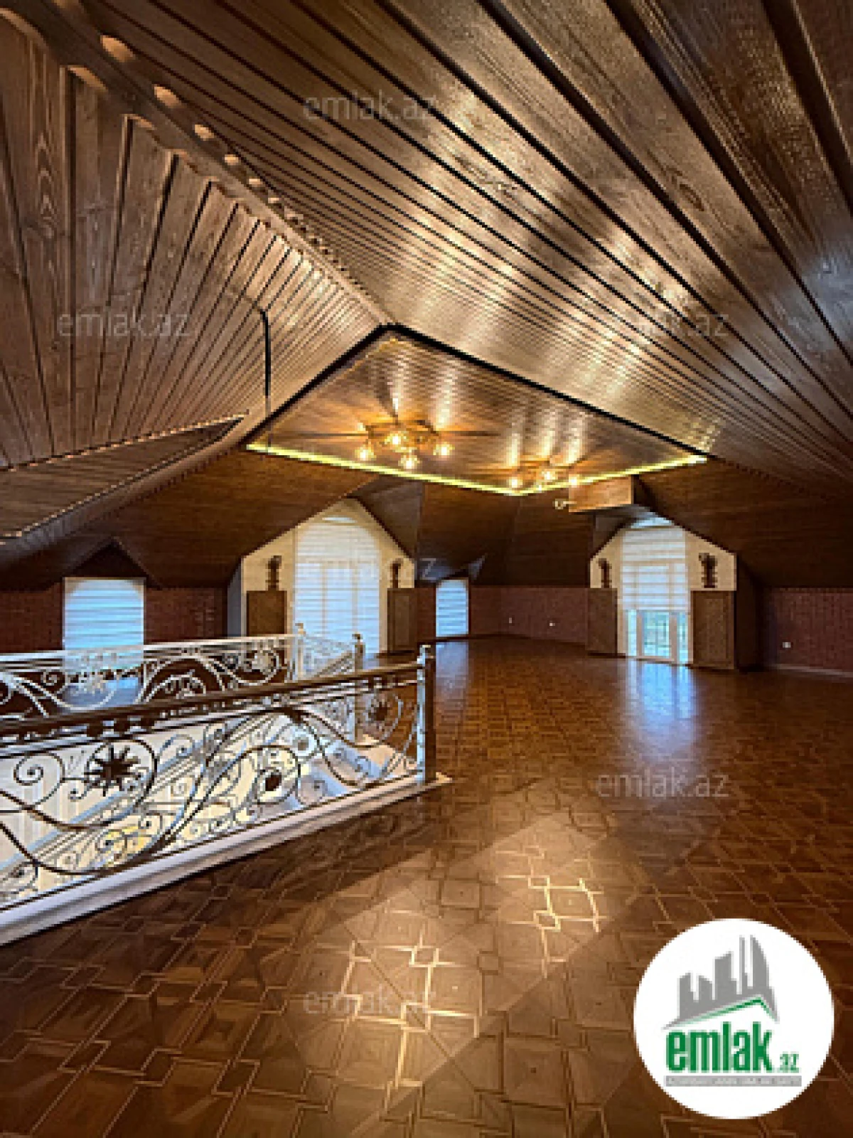 Satılır 7 otaqlı həyət evi 760 m²