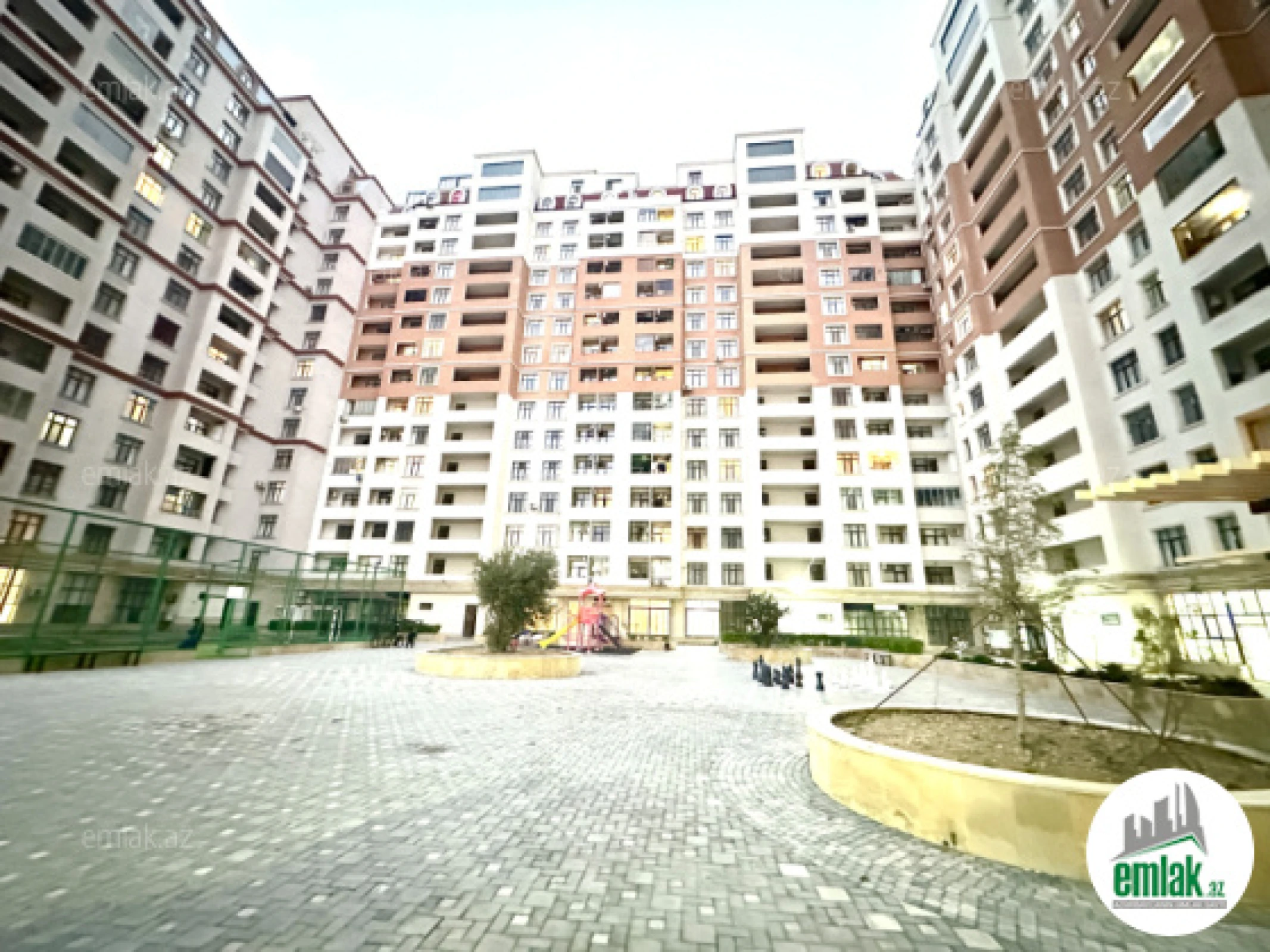 Satılır 3 otaqlı yeni tikili 130 m²