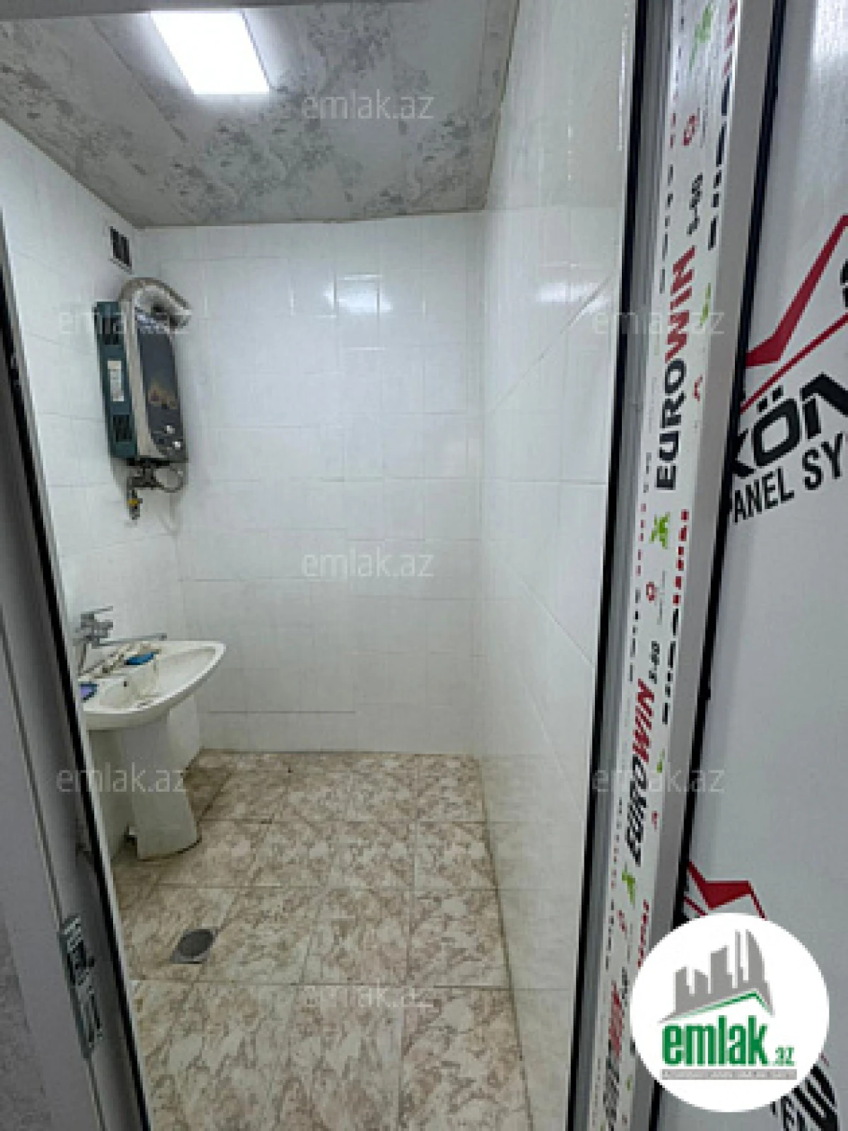 Satılır 3 otaqlı köhnə tikili 75 m²