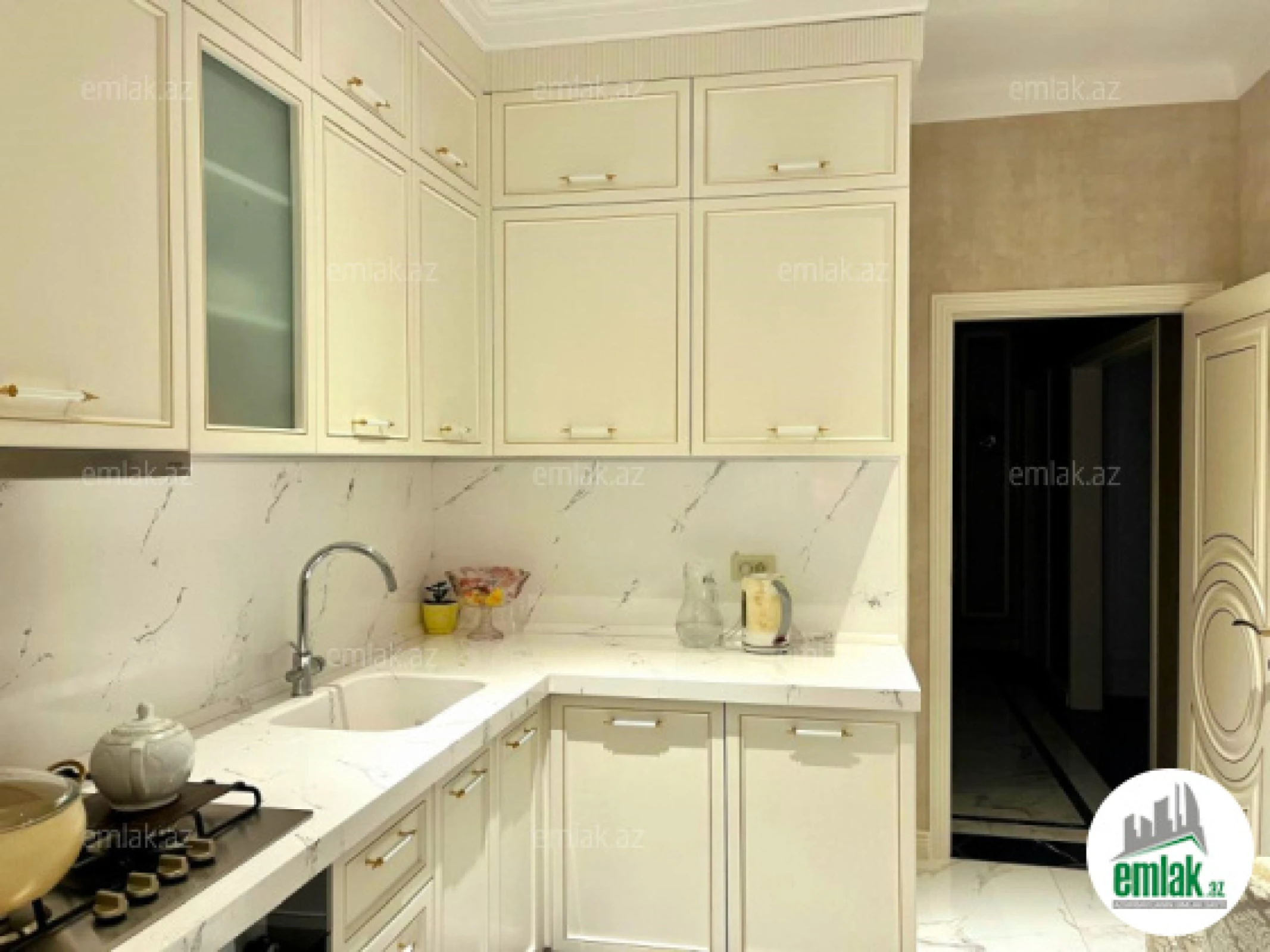 Satılır 3 otaqlı yeni tikili 120 m²