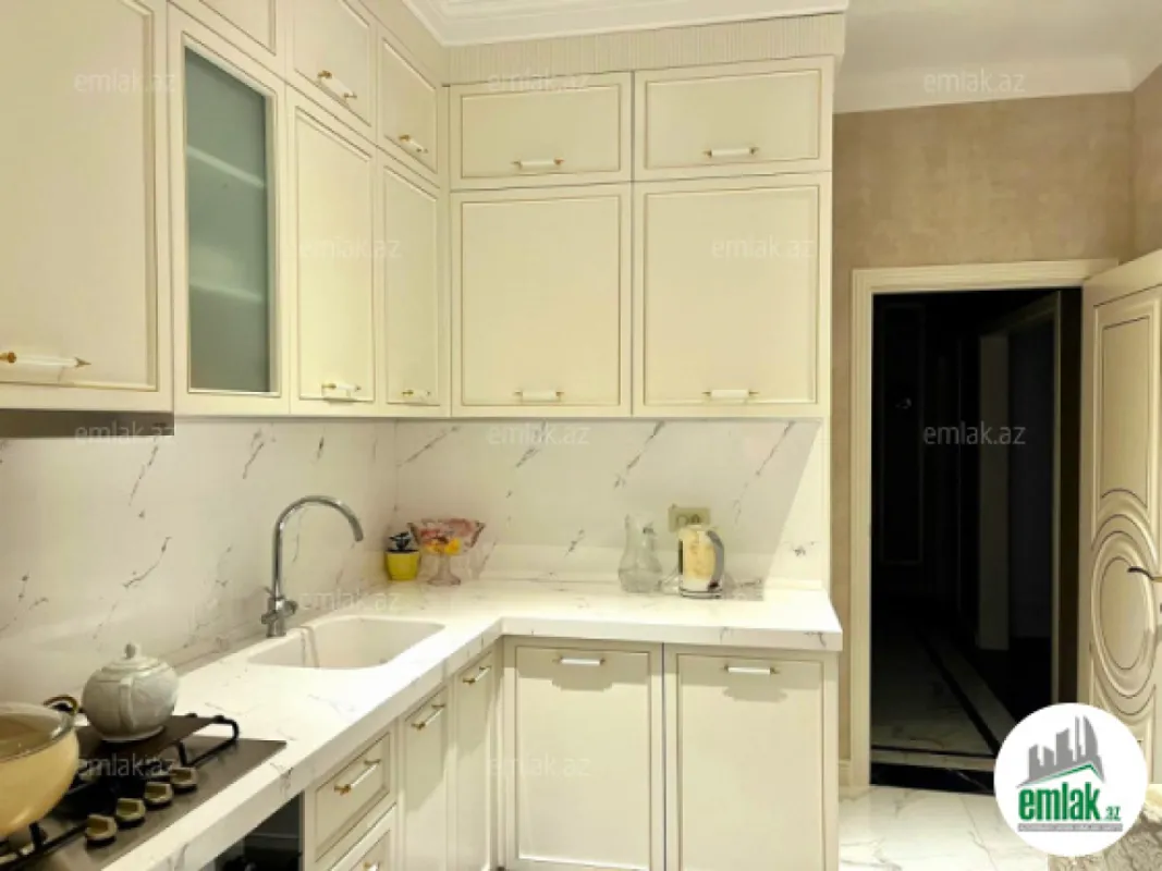 Satılır 3 otaqlı yeni tikili 120 m²