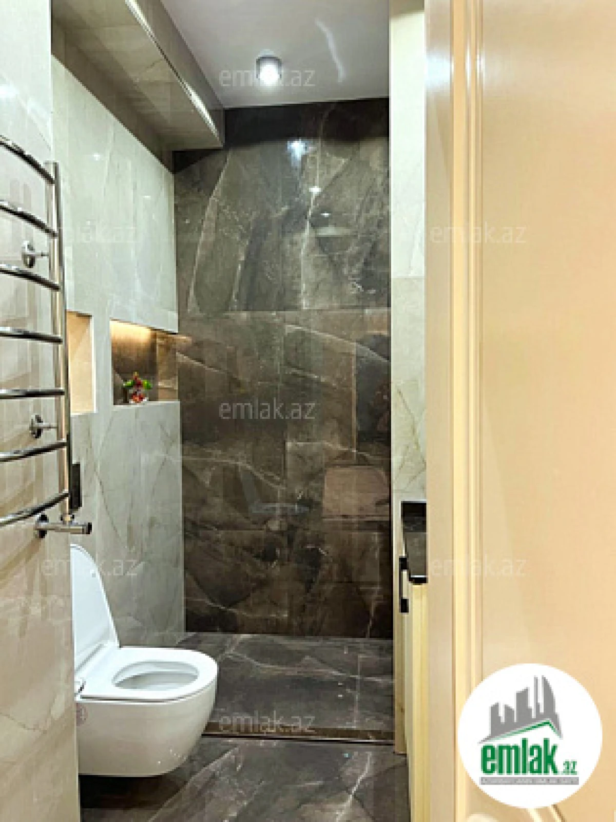 Satılır 3 otaqlı yeni tikili 120 m²