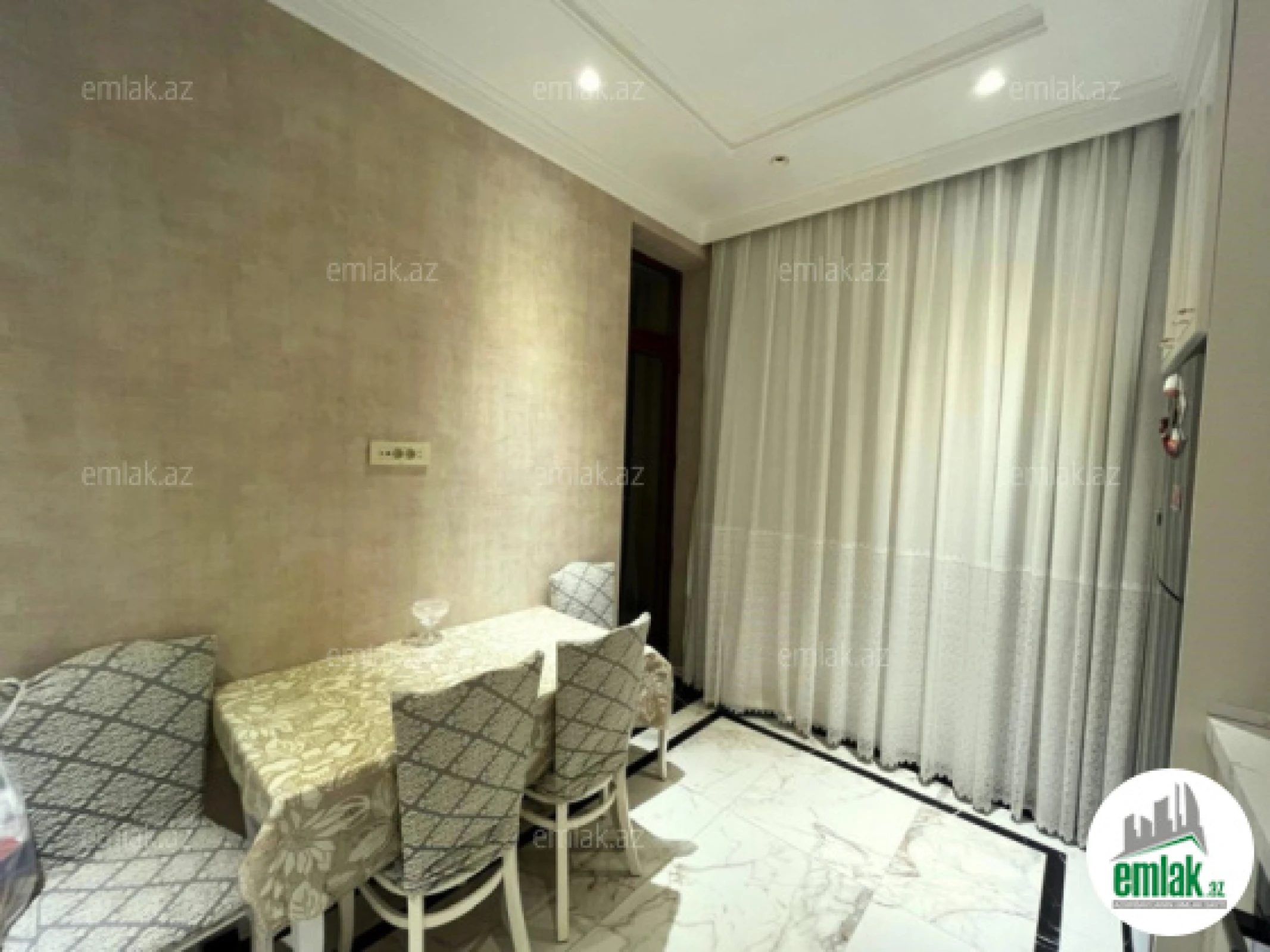 Satılır 3 otaqlı yeni tikili 120 m²