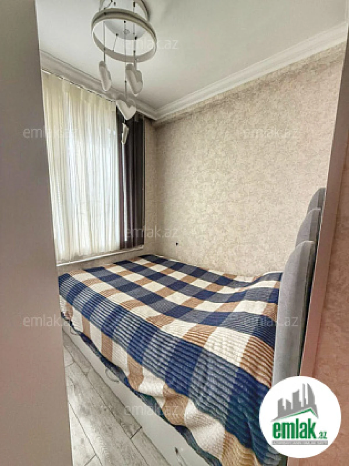 Satılır 2 otaqlı köhnə tikili 40 m²