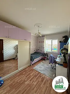 Satılır 4 otaqlı köhnə tikili 110 m²