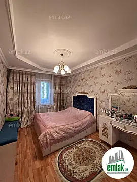 Satılır 4 otaqlı köhnə tikili 110 m²