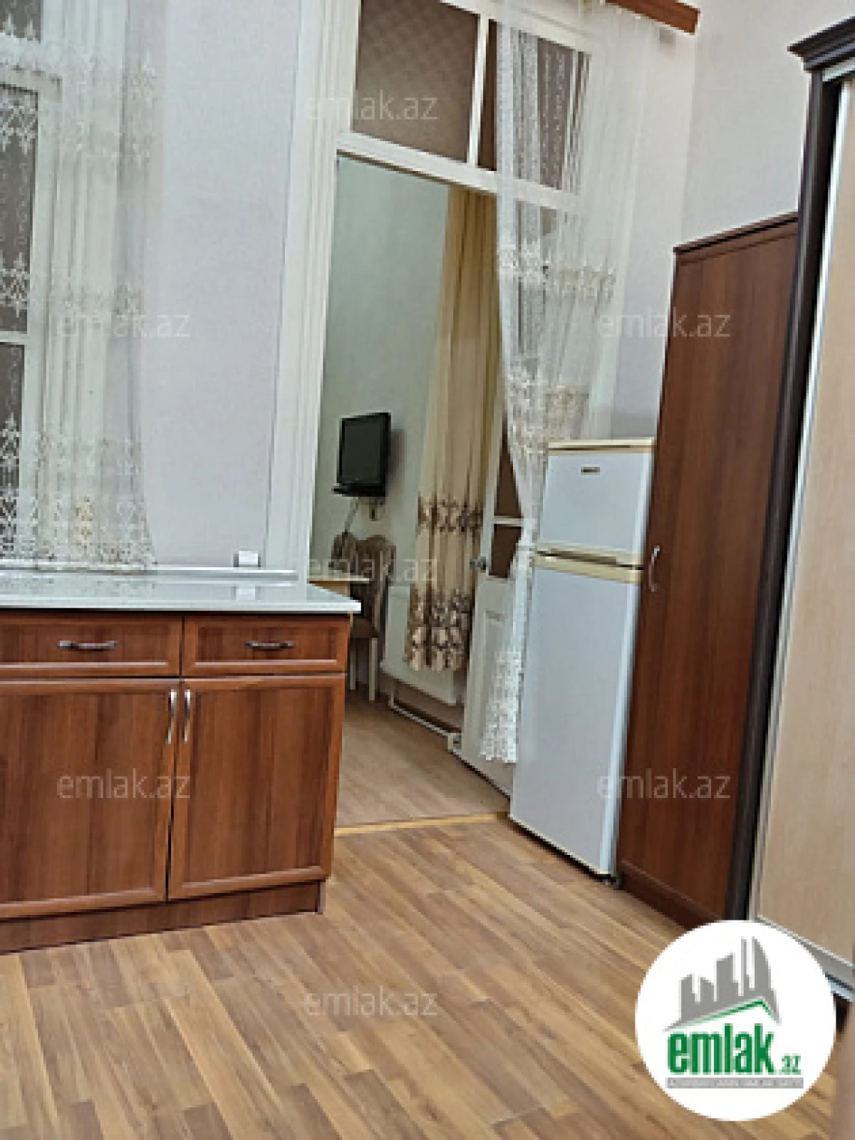 Satılır 1 otaqlı köhnə tikili 30 m²