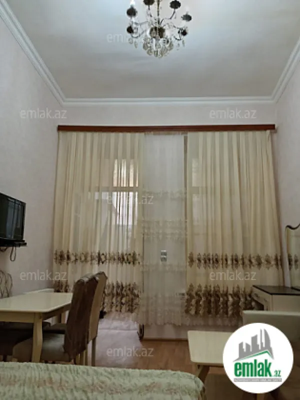 Satılır 1 otaqlı köhnə tikili 30 m²