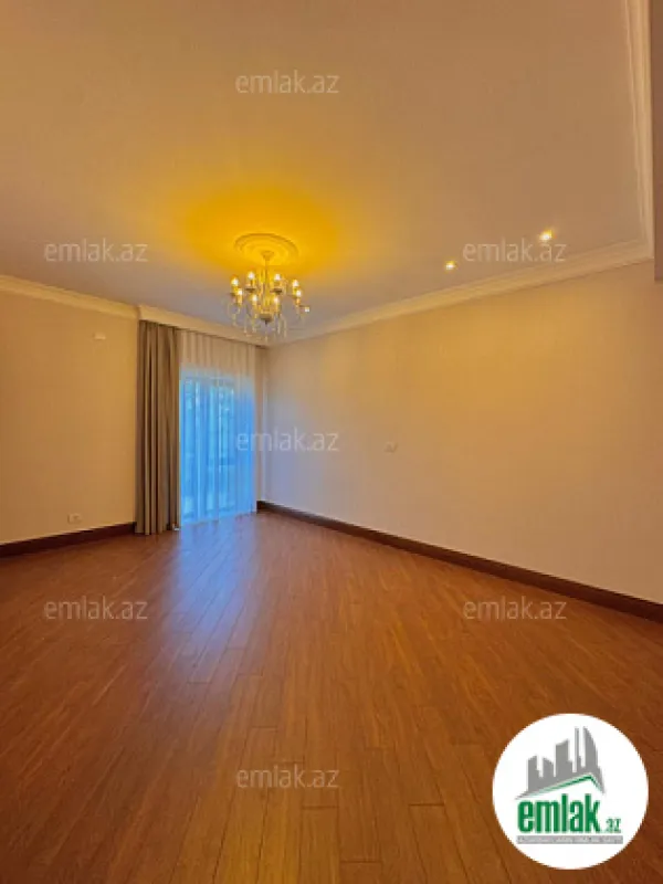 Satılır 6 otaqlı mənzil 350 m²