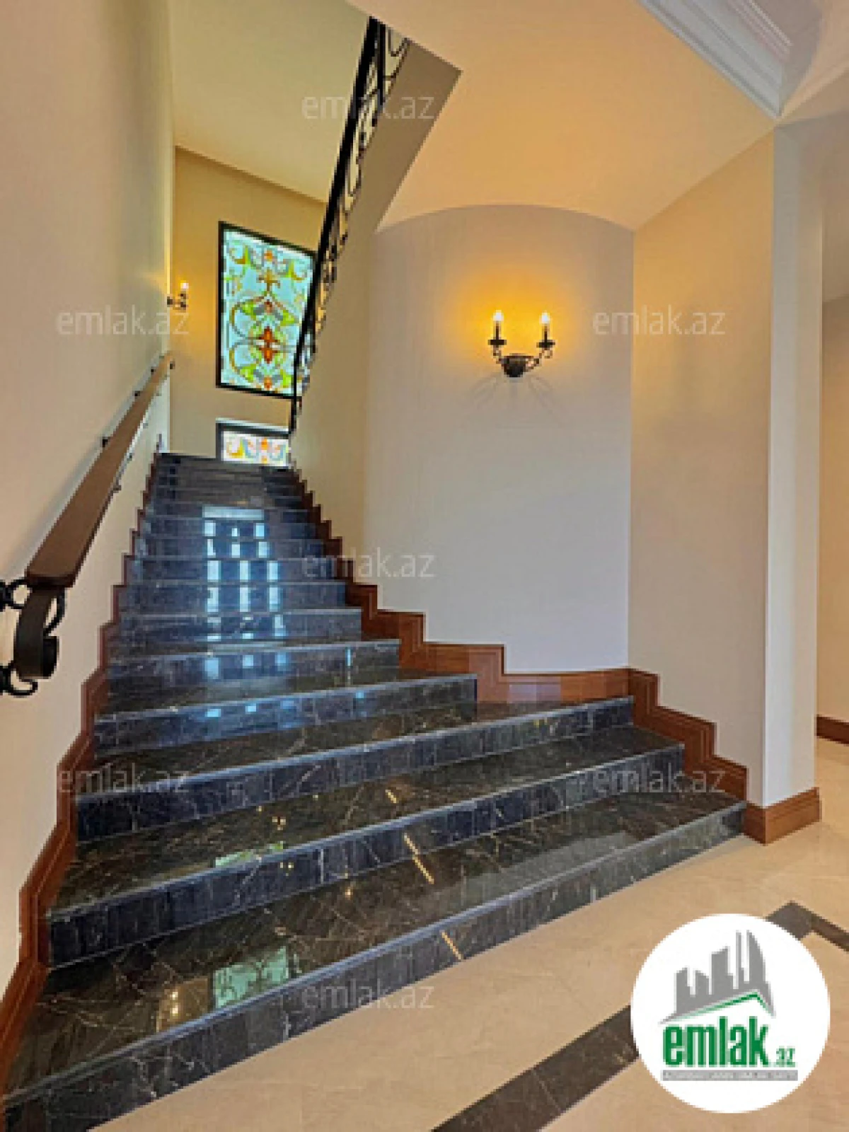 Satılır 6 otaqlı mənzil 350 m²