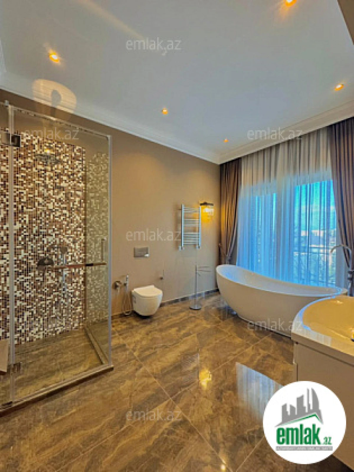 Satılır 6 otaqlı mənzil 350 m²