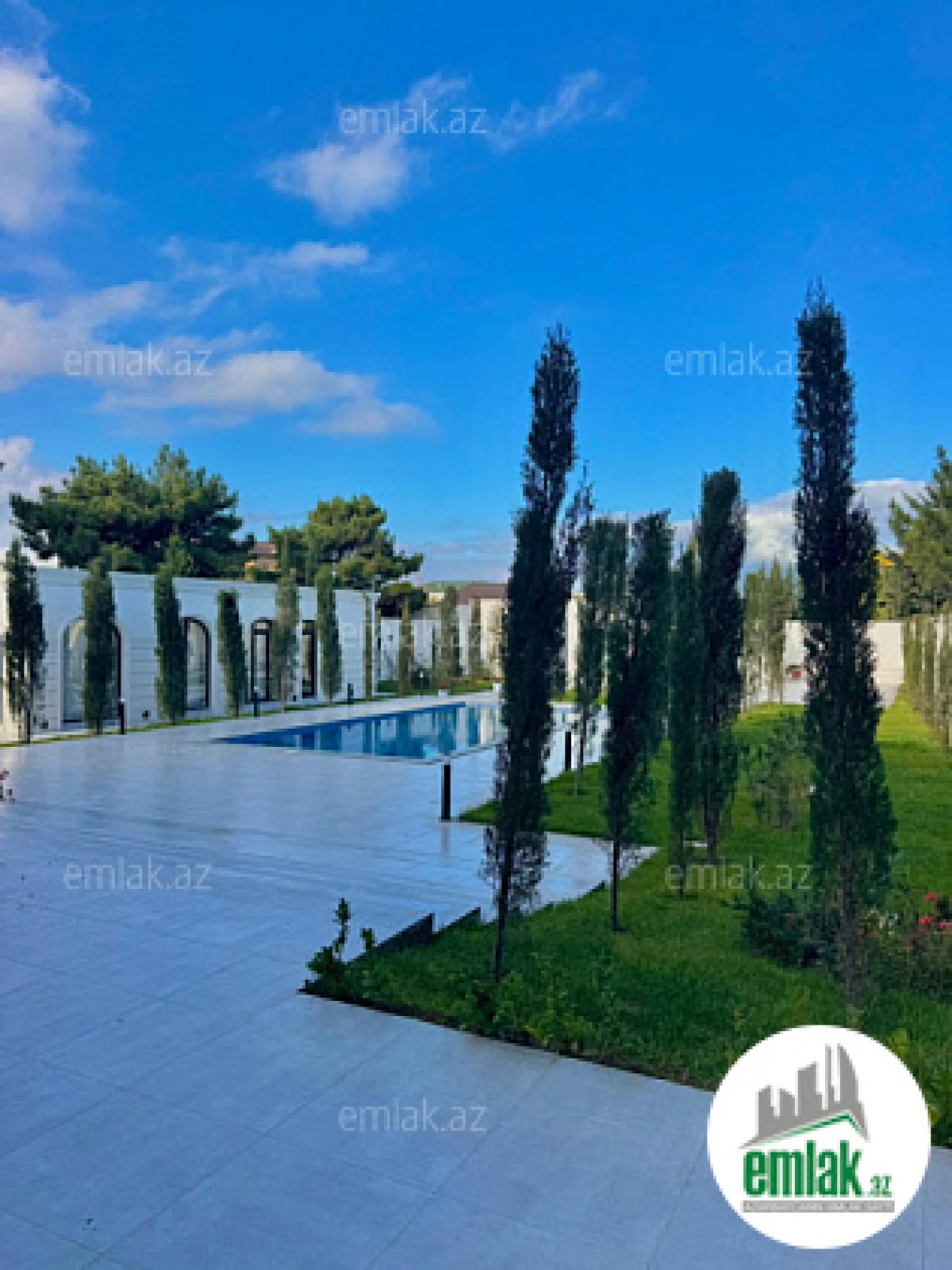 Satılır 6 otaqlı mənzil 350 m²