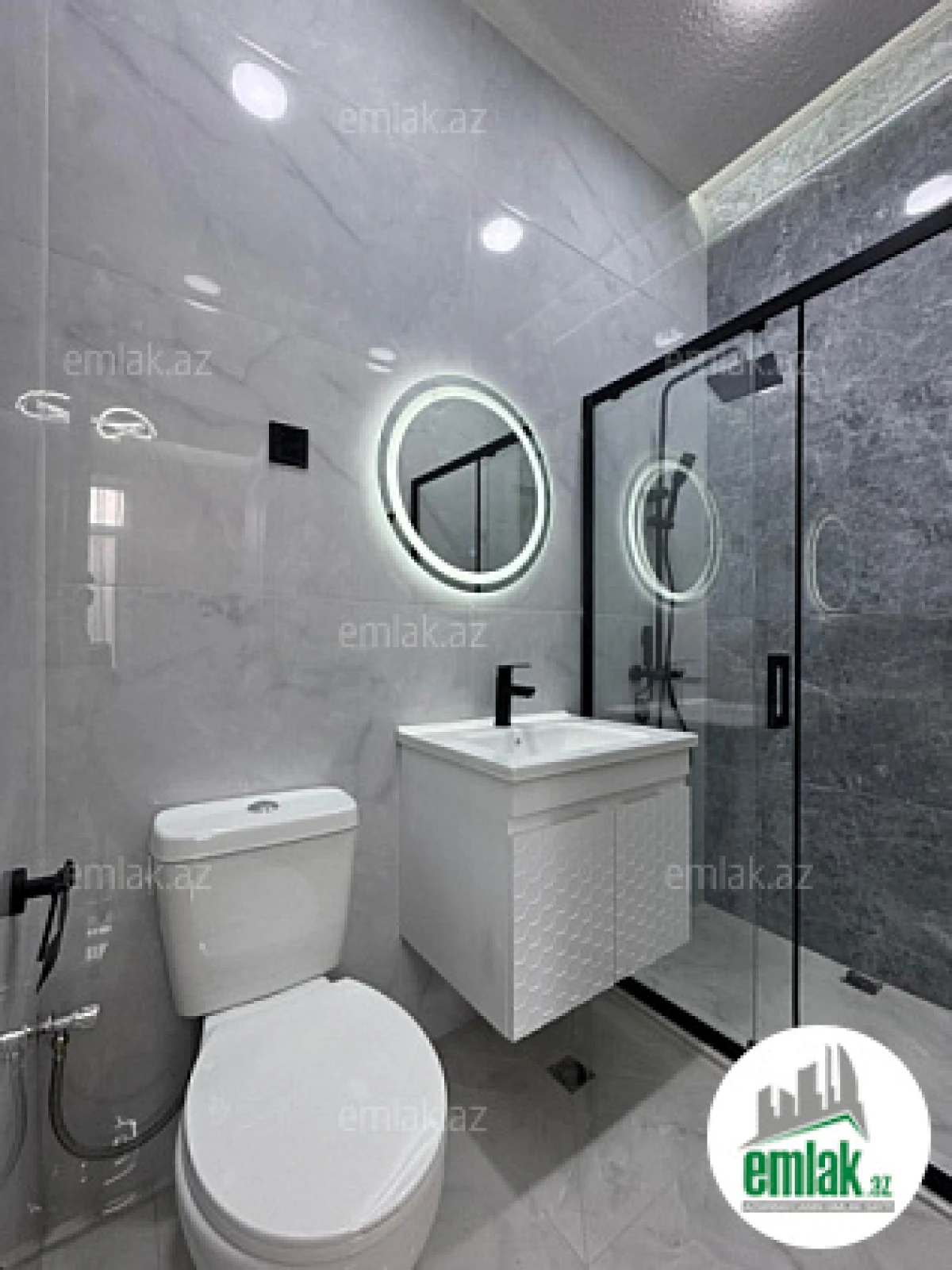 Satılır 4 otaqlı mənzil 150 m²