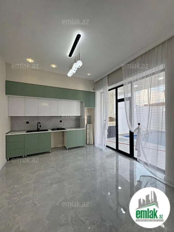 Satılır 4 otaqlı mənzil 150 m²