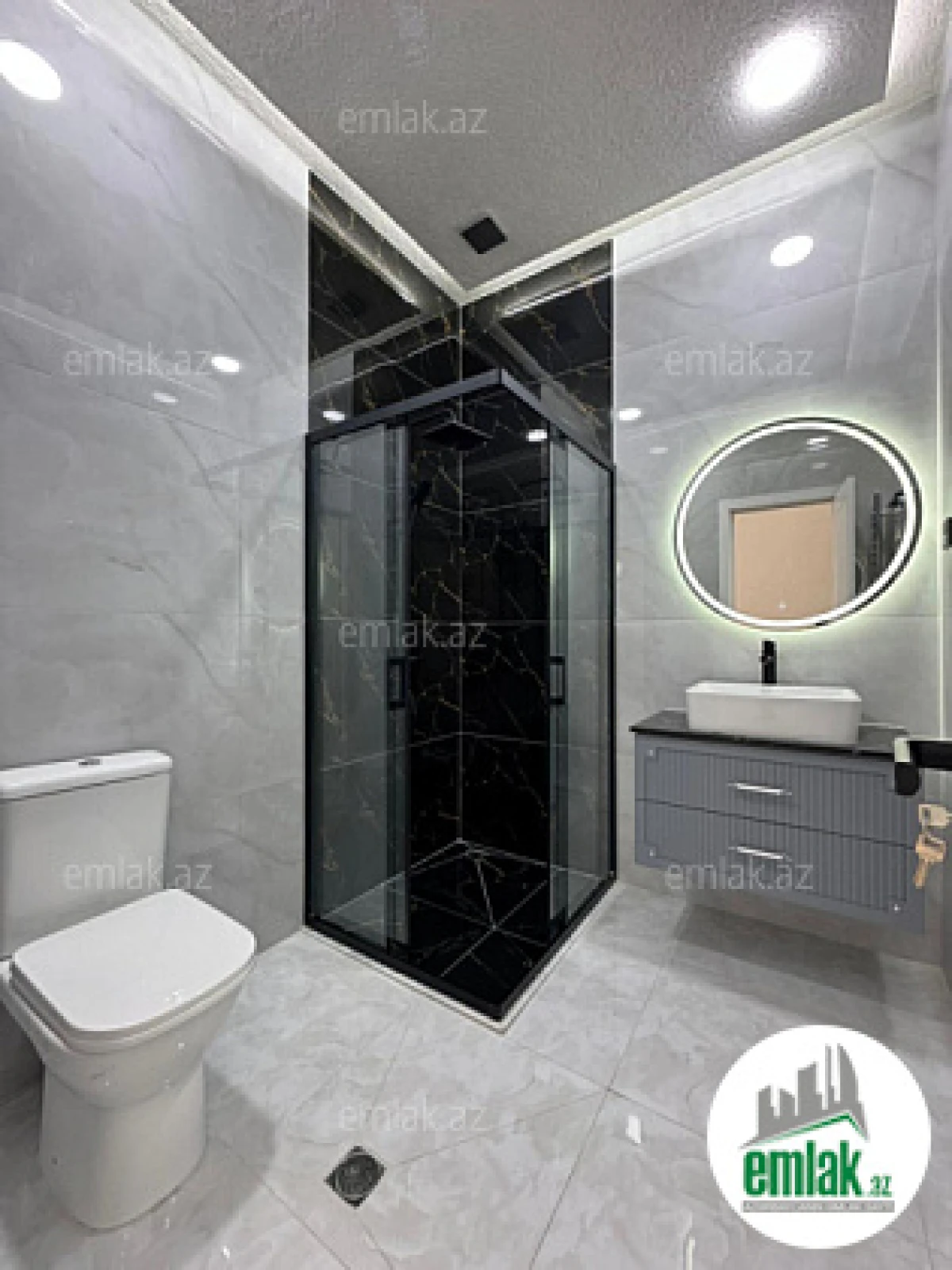 Satılır 4 otaqlı mənzil 150 m²