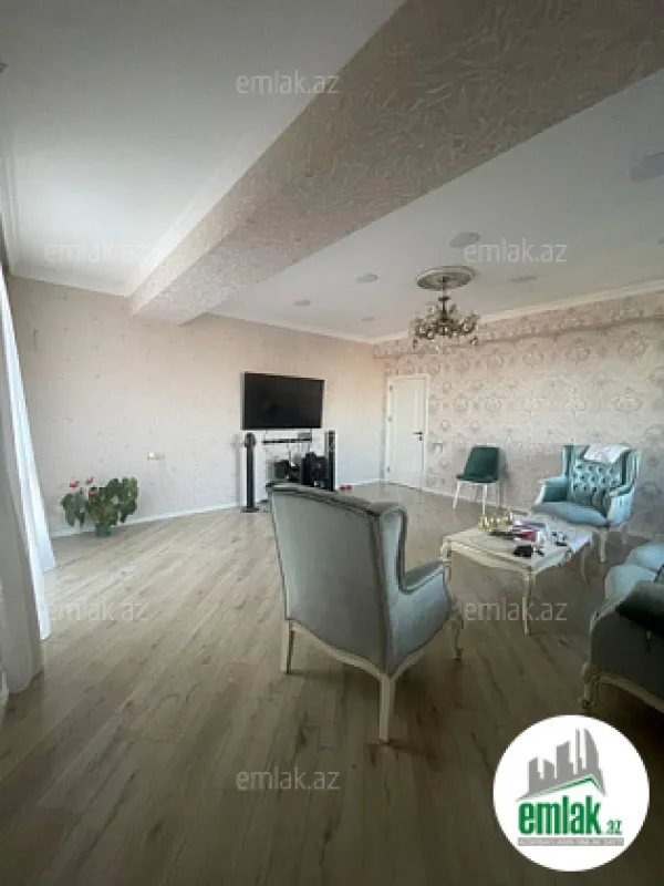 Satılır 4 otaqlı yeni tikili 140 m²