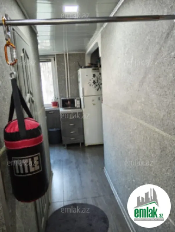 Satılır 3 otaqlı köhnə tikili 75 m²