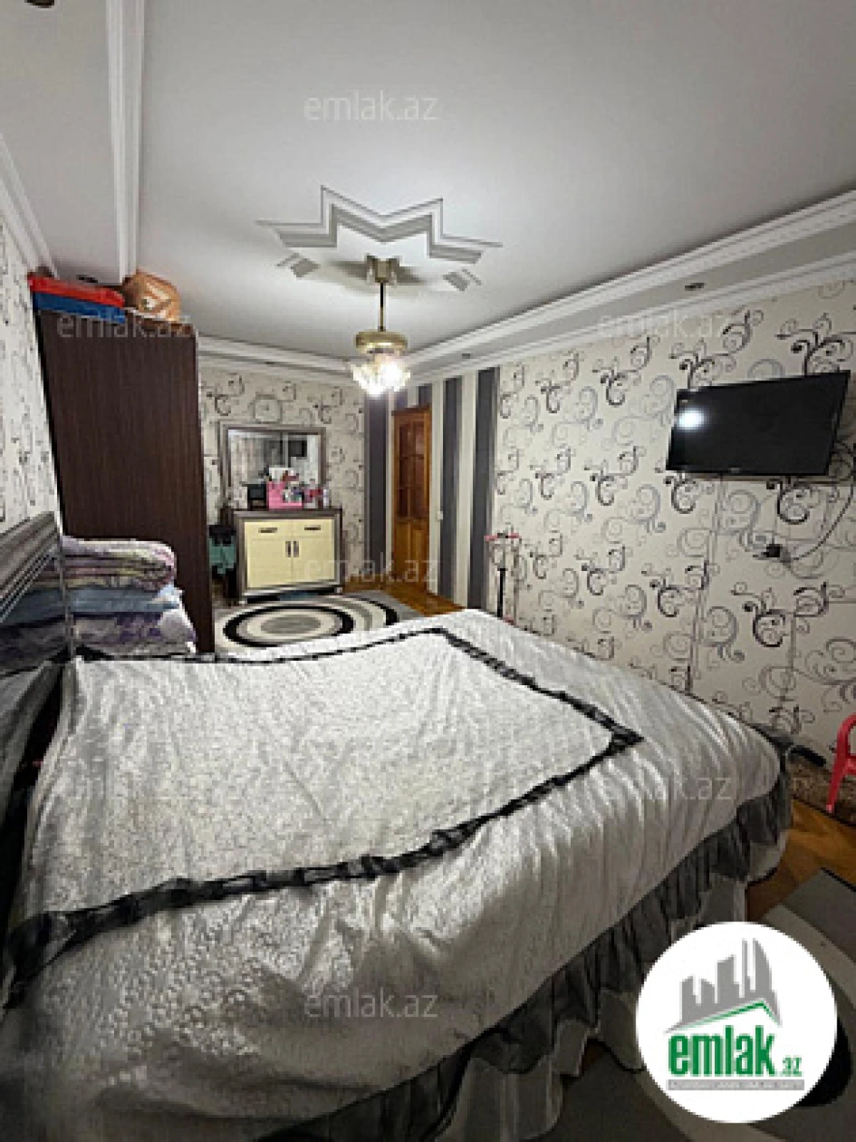 Satılır 4 otaqlı köhnə tikili 100 m²