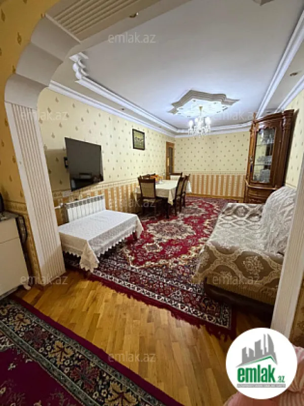 Satılır 4 otaqlı köhnə tikili 100 m²