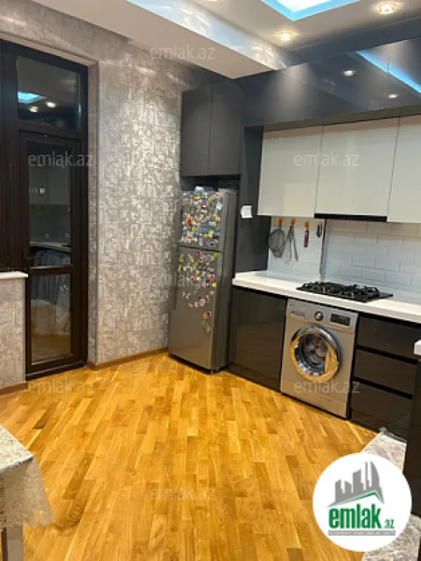 Satılır 3 otaqlı yeni tikili 110 m²