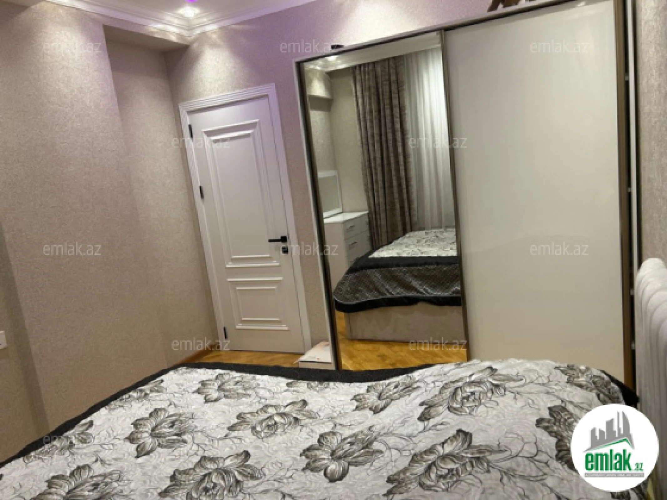 Satılır 3 otaqlı yeni tikili 110 m²