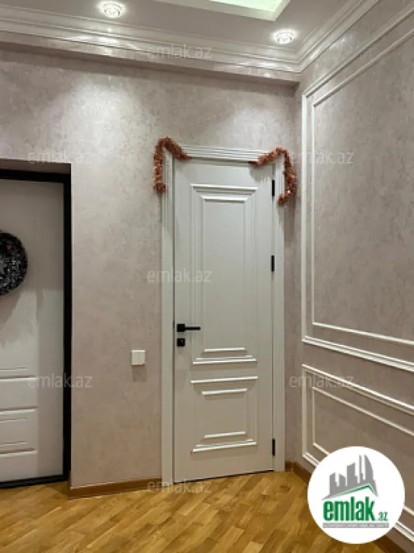 Satılır 3 otaqlı yeni tikili 110 m²