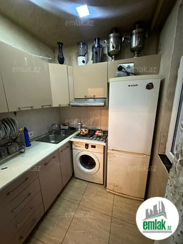 Satılır 3 otaqlı köhnə tikili 70 m²