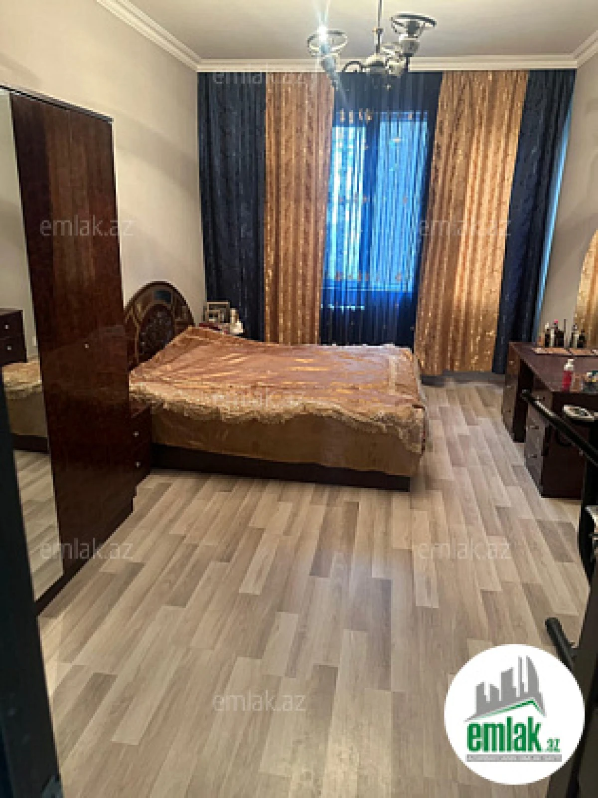 Satılır 3 otaqlı köhnə tikili 70 m²