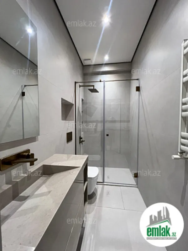 Satılır 3 otaqlı yeni tikili 110 m²