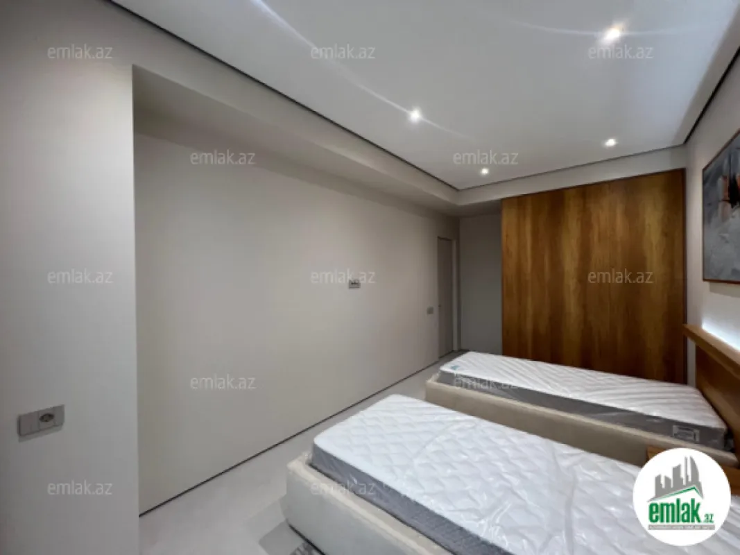 Satılır 3 otaqlı yeni tikili 110 m²