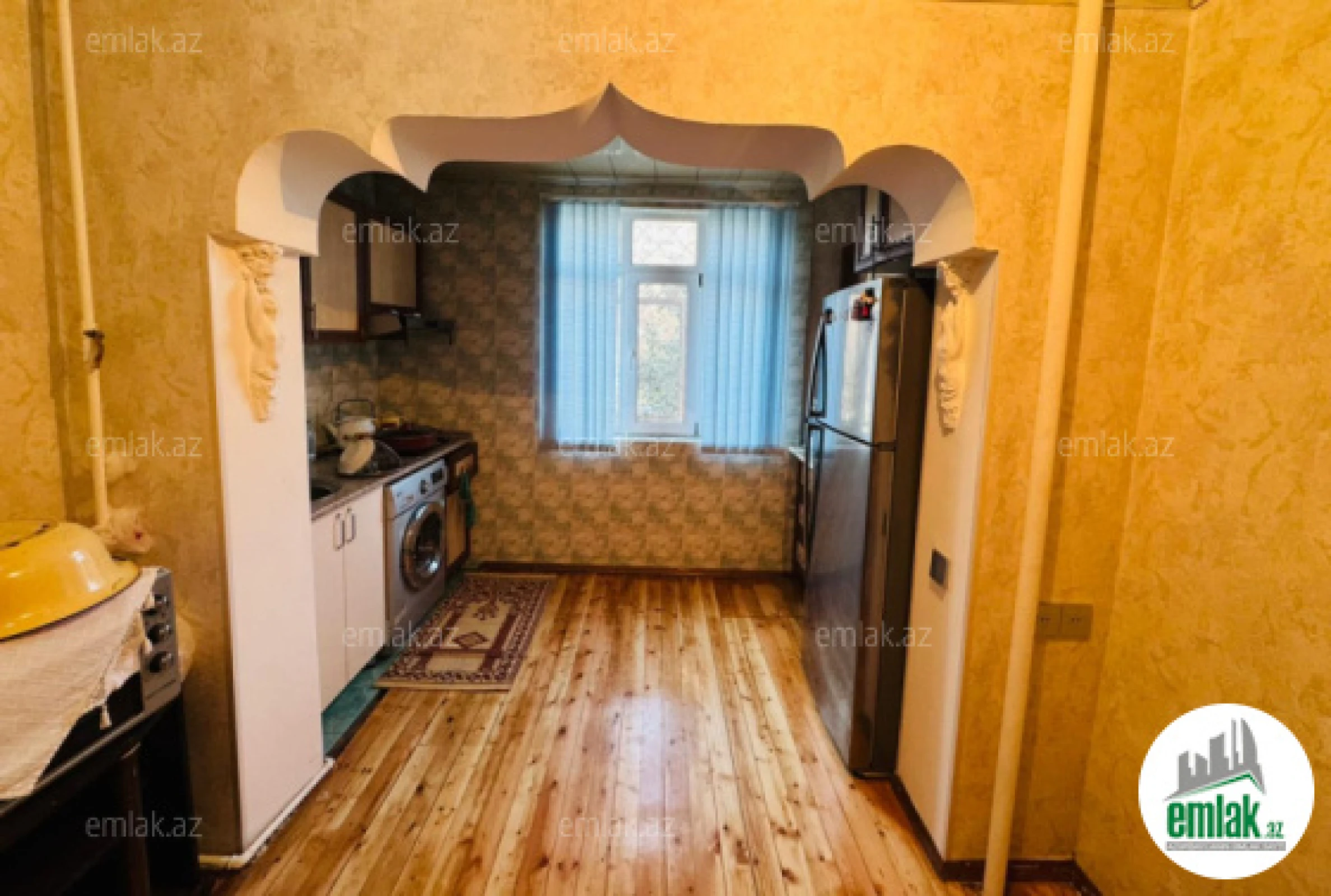 Satılır 3 otaqlı köhnə tikili 90 m²