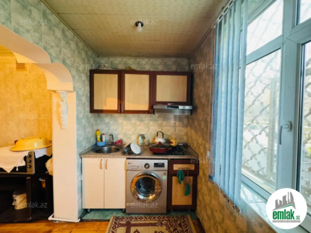 Satılır 3 otaqlı köhnə tikili 90 m²