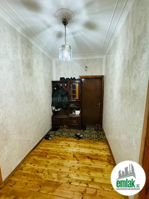 Satılır 3 otaqlı köhnə tikili 90 m²