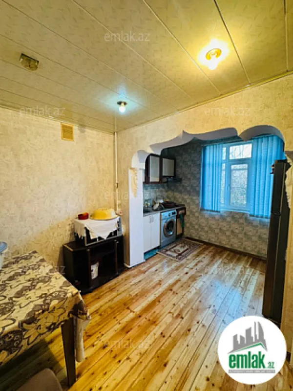 Satılır 3 otaqlı köhnə tikili 90 m²