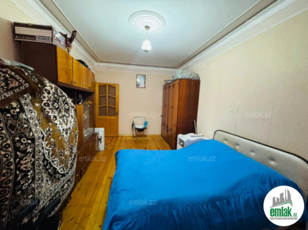Satılır 3 otaqlı köhnə tikili 90 m²