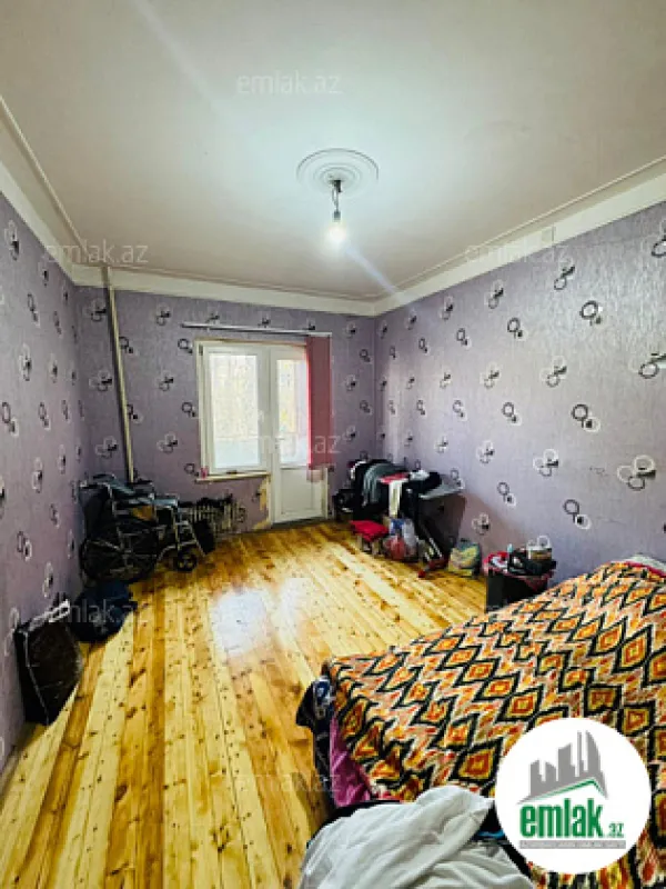 Satılır 3 otaqlı köhnə tikili 90 m²