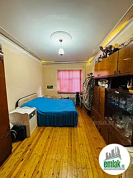 Satılır 3 otaqlı köhnə tikili 90 m²