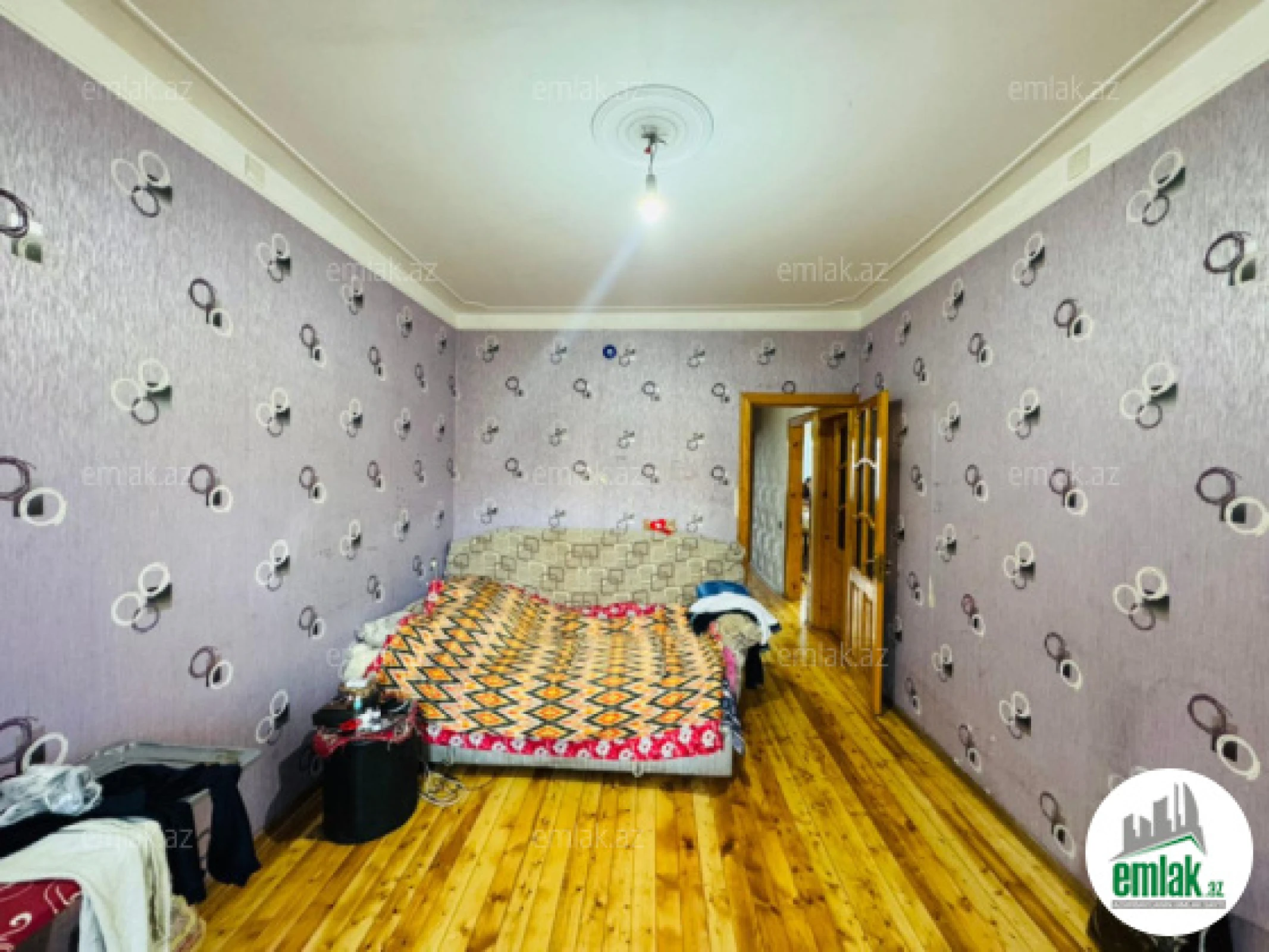 Satılır 3 otaqlı köhnə tikili 90 m²