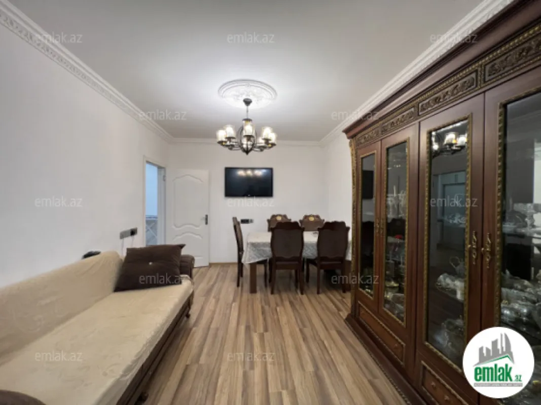 Satılır 3 otaqlı yeni tikili 130 m²
