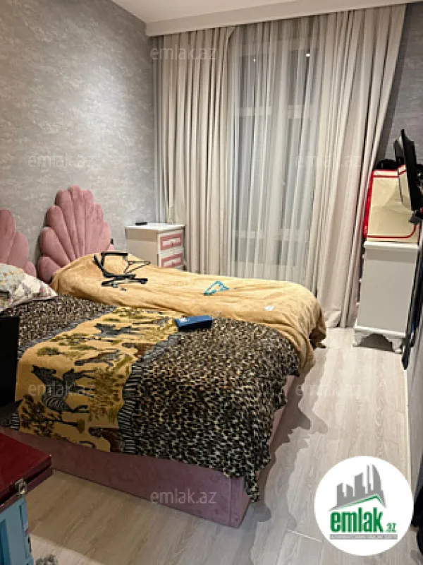 Satılır 2 otaqlı yeni tikili 75 m²