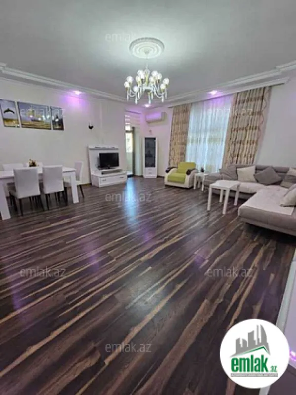 Satılır 3 otaqlı köhnə tikili 175 m²