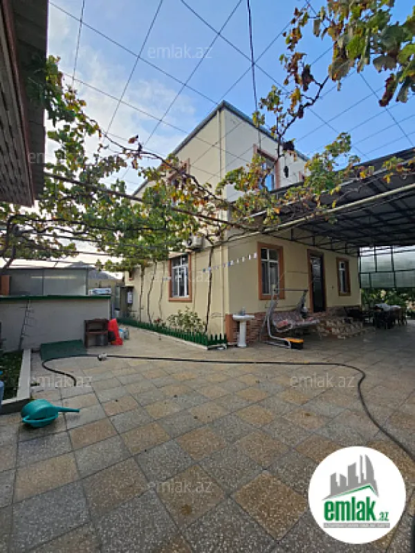 Satılır 4 otaqlı həyət evi 200 m²
