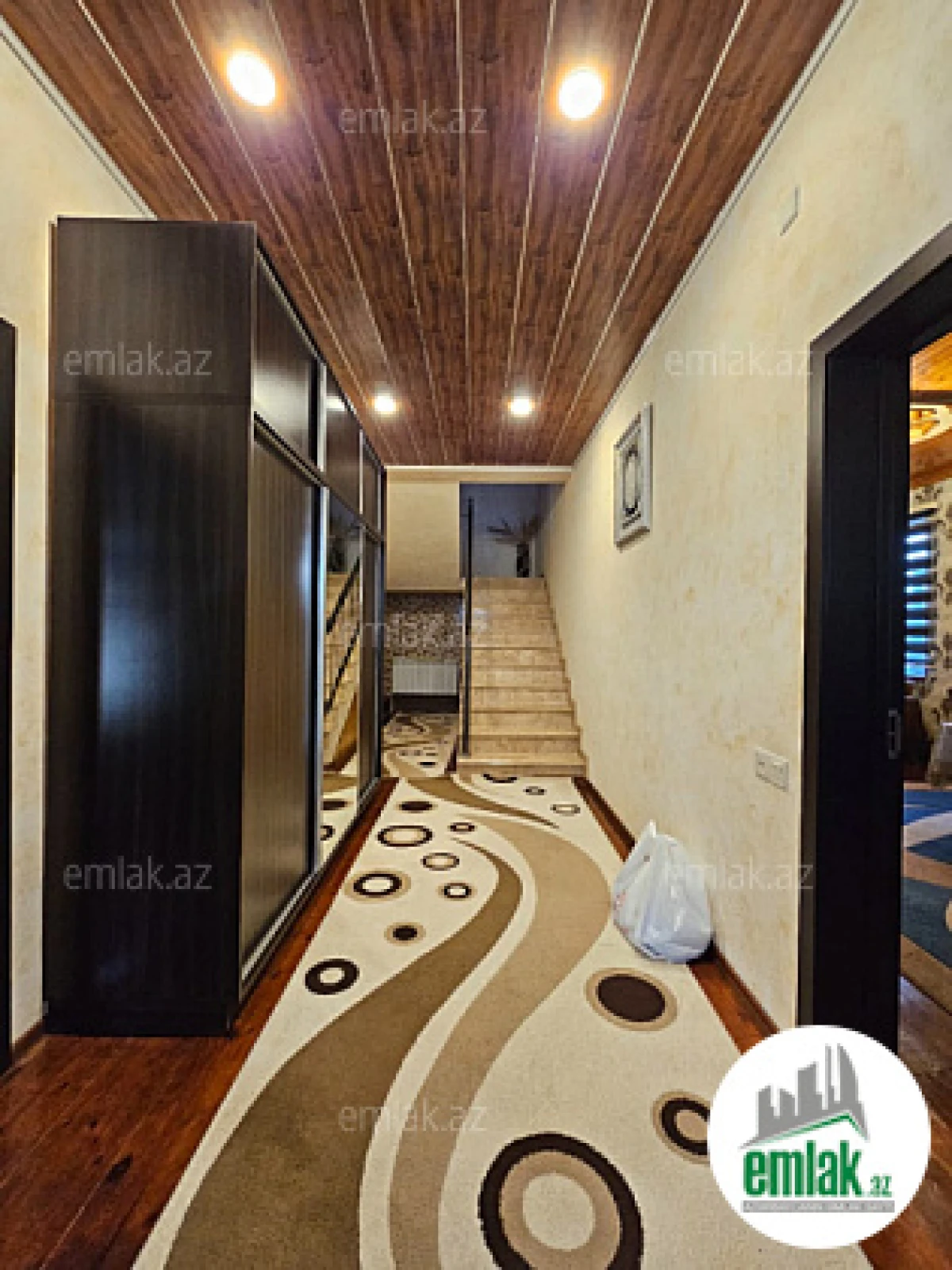 Satılır 4 otaqlı həyət evi 200 m²