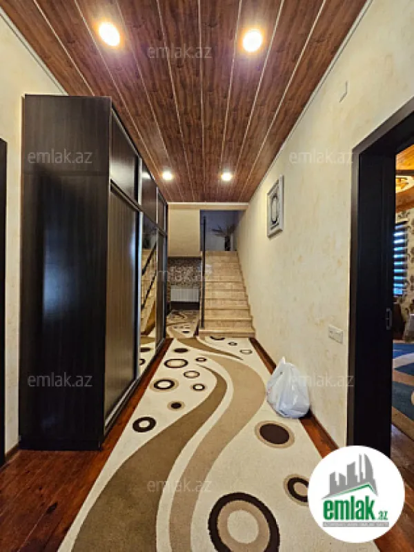 Satılır 4 otaqlı həyət evi 200 m²
