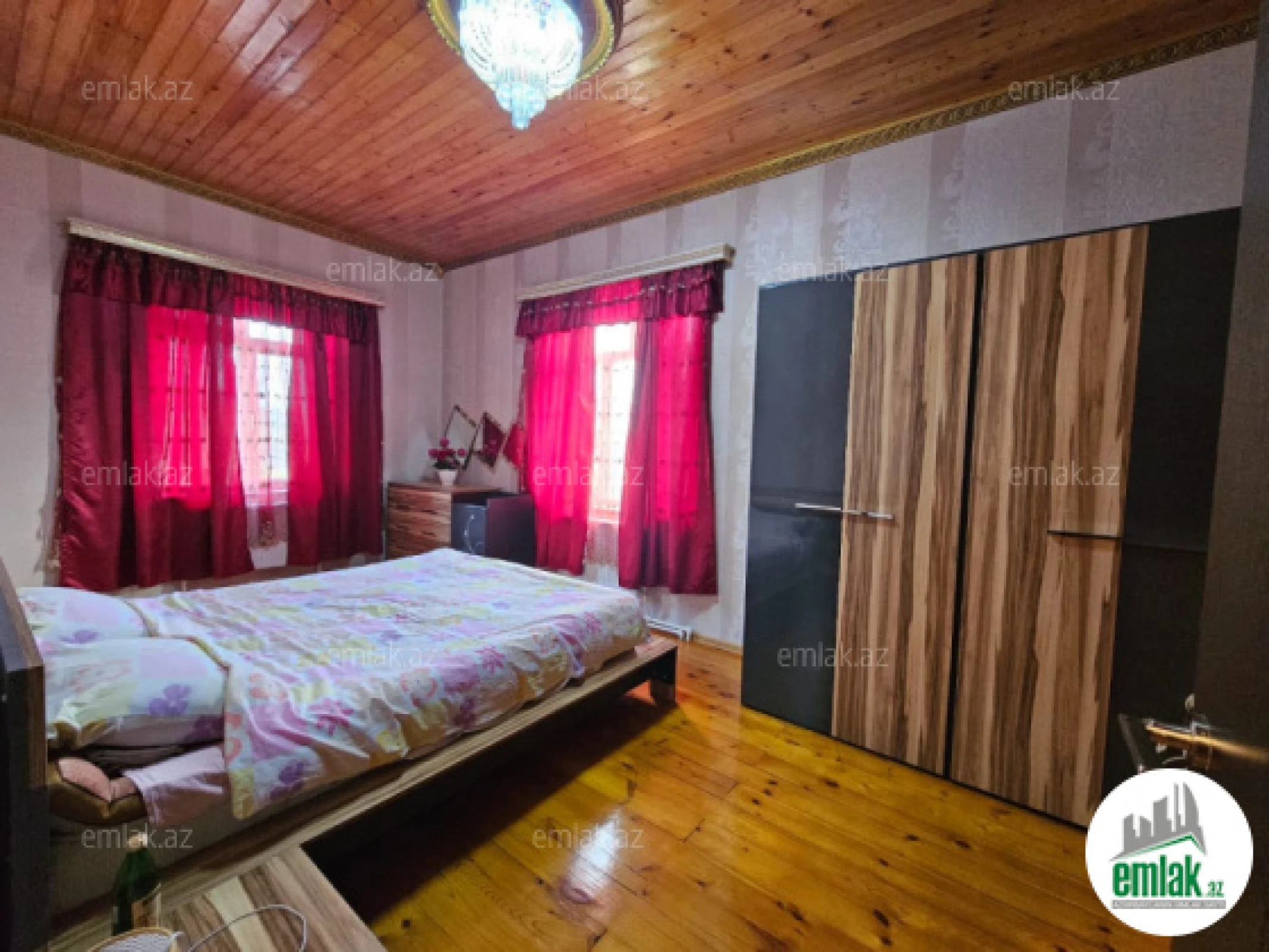 Satılır 4 otaqlı həyət evi 200 m²